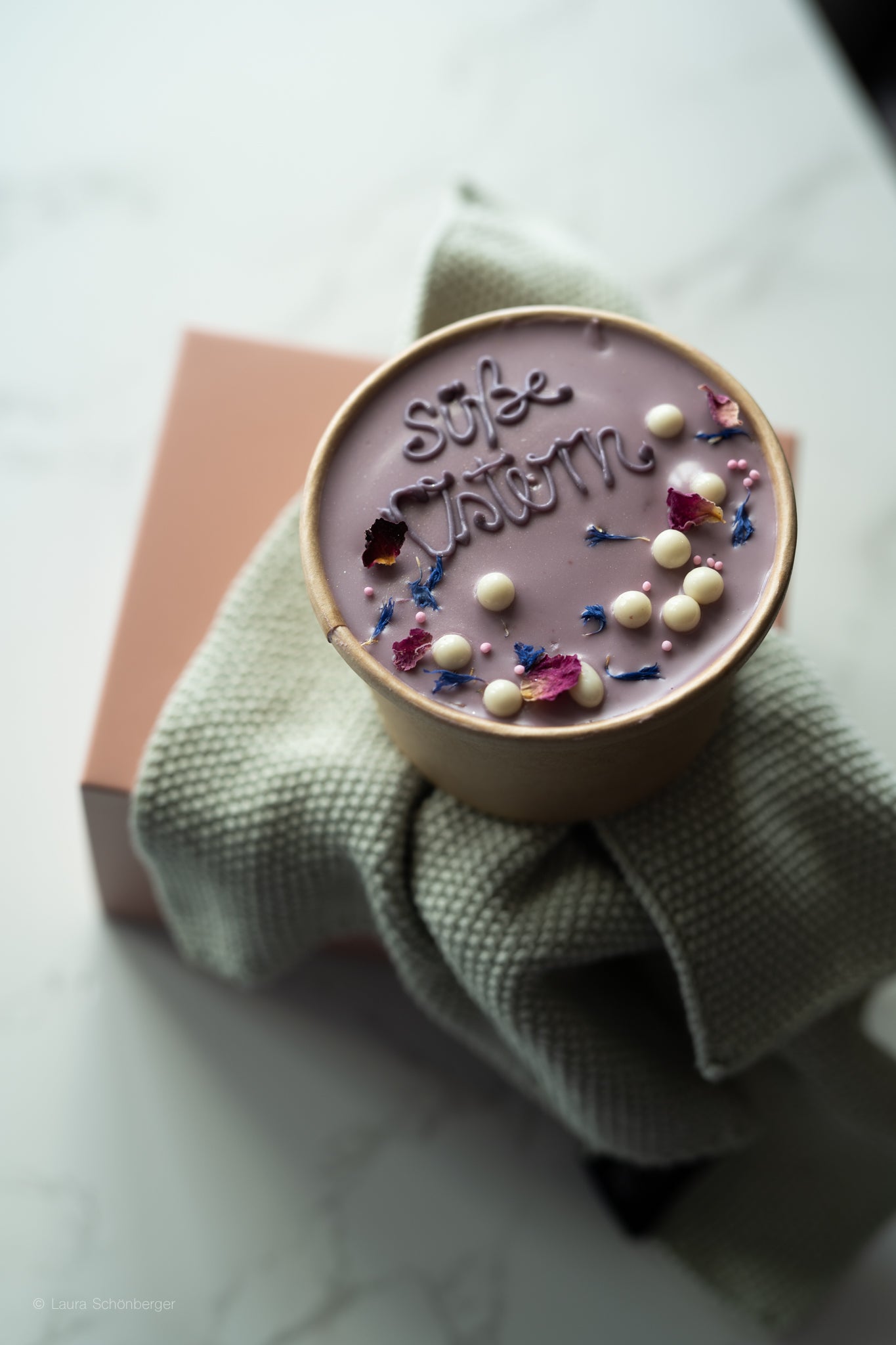 Torte Vanille-Blaubeer-weiße Schokolade